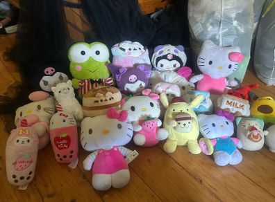 licensed sanrio, pusheen plushies (and extra)