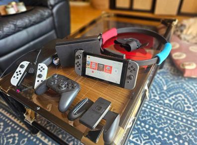 Nintendo Switch v1 (Pro Controller+Two set of Joycons+Ring Con) Excellent Condition