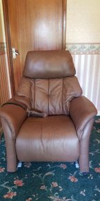 Chester Riser & Recliner Leather Chair
