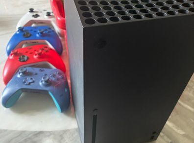 Xbox series x 1TB console