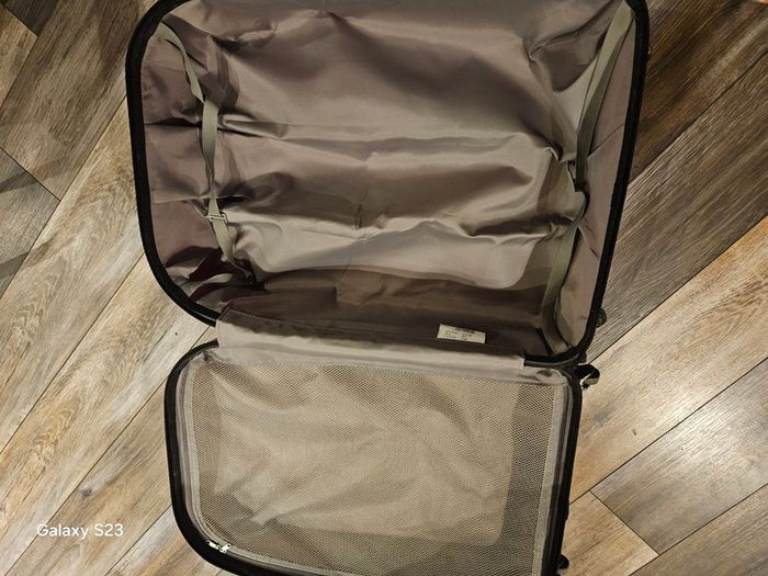 Hardshell suitcase in pink