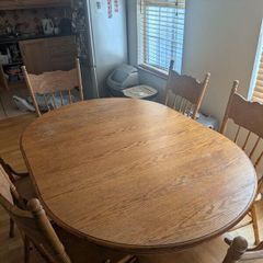 Solid Oak Dining Table and 6 Chairs