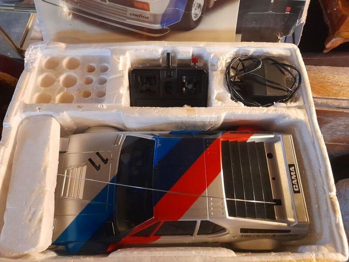 Remote Control BMW M1 G4 (Vintage)