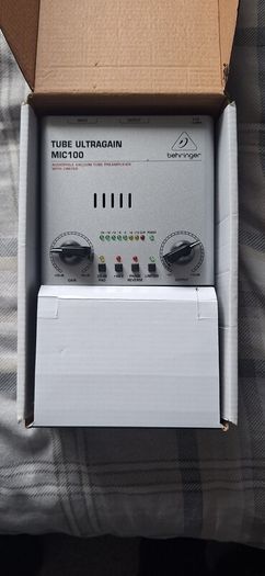 Behringer Tube Ultragain Mic 100 Preamp with Limiter