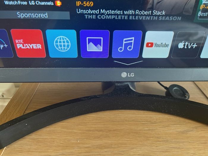 LG 28 inch Smart Tv