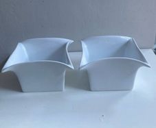 Pair of newbridge dishes