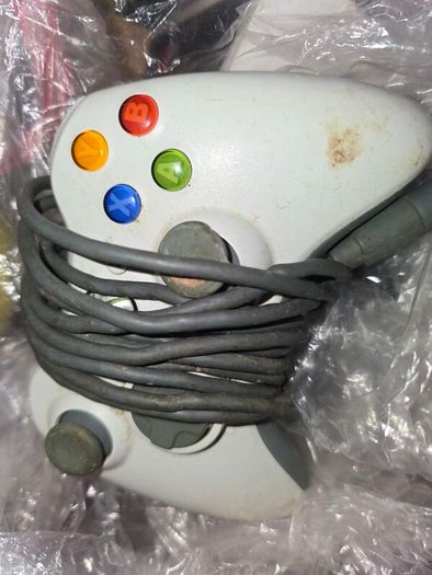 Joblot Electronics: controller, mobile + laptop chargers, laptop batteries, cables, etc
