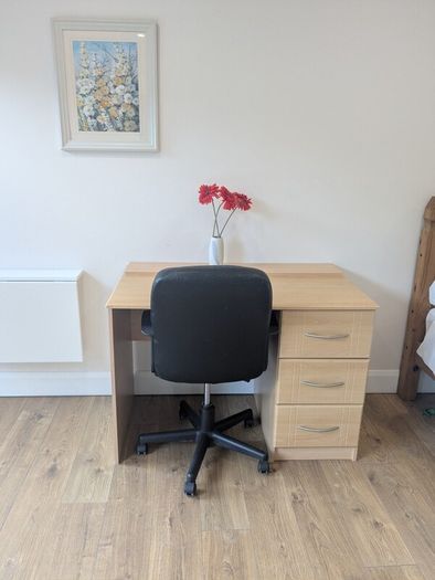 Office/Study desk & chair
