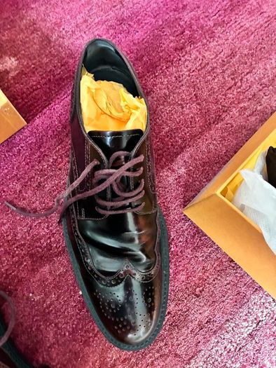 Tods lace up burgundy leather shoe