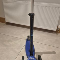 Micro Maxi Plus 3 Wheel Scooter with LED Wheels