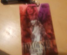 2 Lineyard Taylor Swift 70 euros each