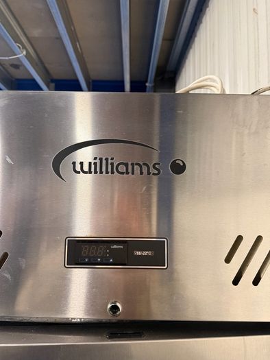 Commercial Free Standing Williams Fridge