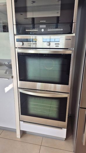 Miele Double Oven, two full sized ovens