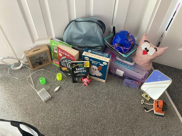 girls bedroom clear out