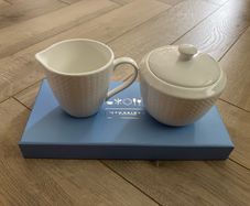Newbridge silverware Whiteware Cream & Sugar set