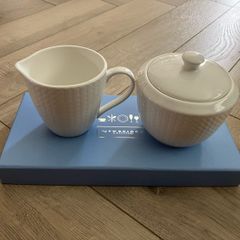 Newbridge silverware Whiteware Cream & Sugar set