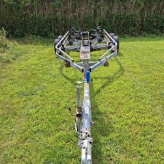 Boat trailer