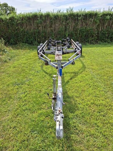 Boat trailer