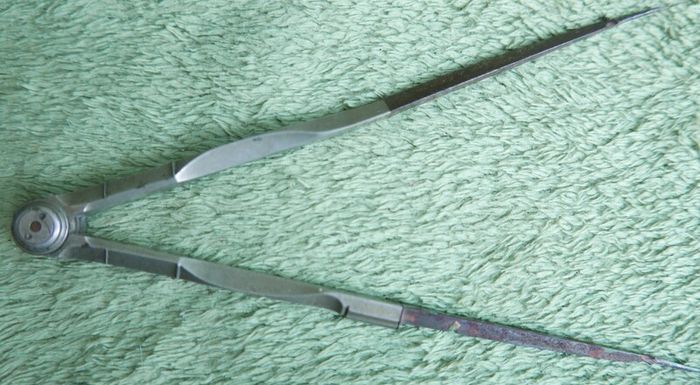 Antique Victorian  Divider Navigation Steel Needle Points.