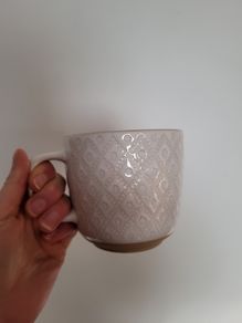 Ivory / beige textured ceramic mug NEW