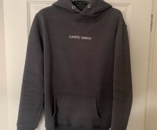 Carpe Omnia hoodie