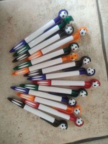 12 football pens