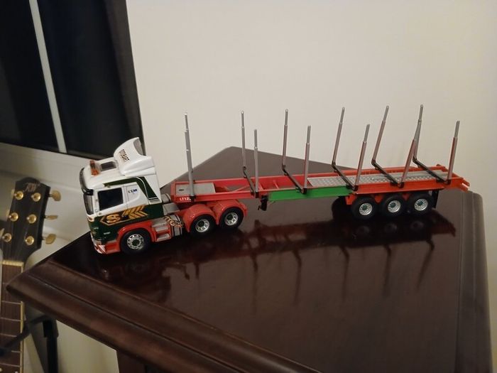 Corgi 1/50 scale truck and trailer