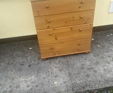 chest of drawers