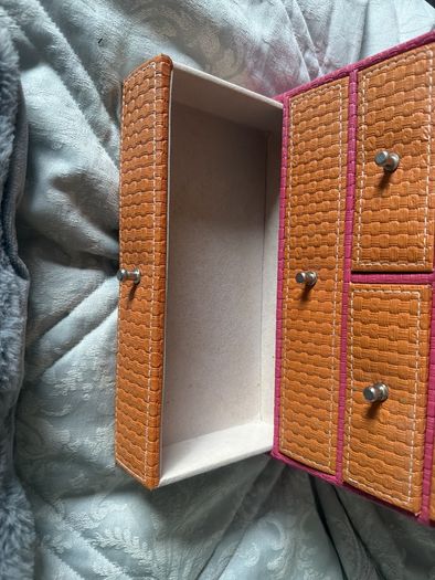 Jewellery box