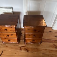 2 Bedside lockers
