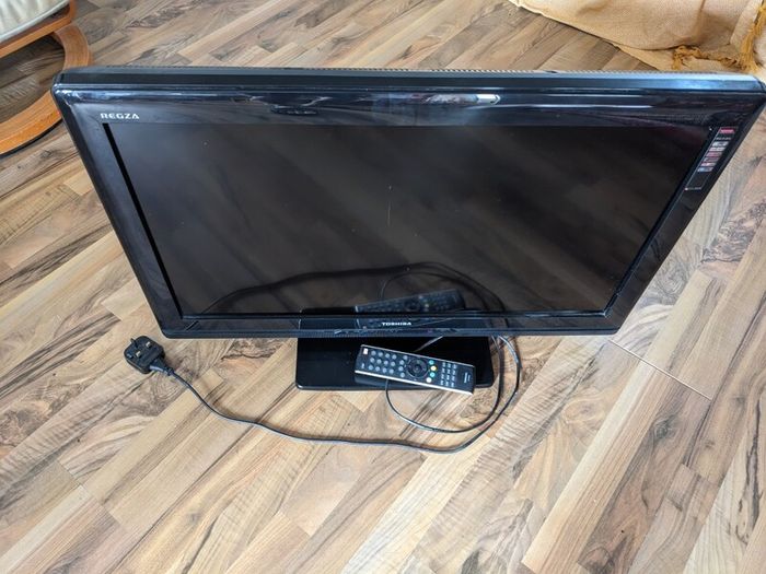 Toshiba Regza 32" TV