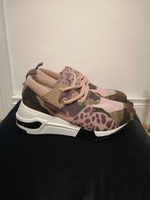 Steve Madden runners