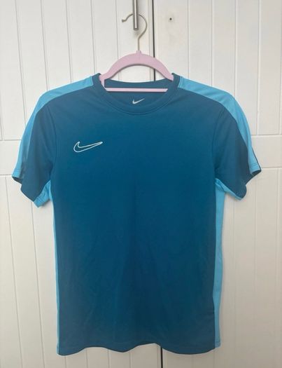 boys nike top