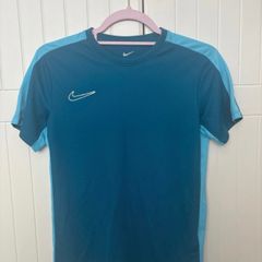 boys nike top