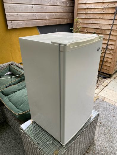 Under counter fridge
