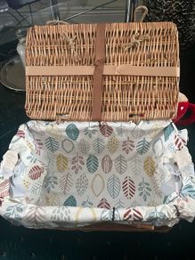 Wicker picnic basket