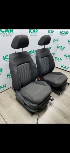 2011 Volkswagen Polo Front Seats