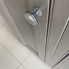 Kitchen cabinets  Chrome knobs x40
