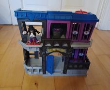 Batman Jail Imaginext DC Super Friends Playset Gotham City Jail