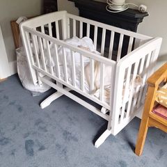 baby cot