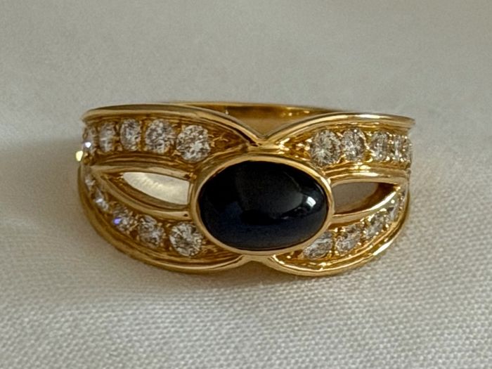 Boucheron Sapphire & diamond ring
