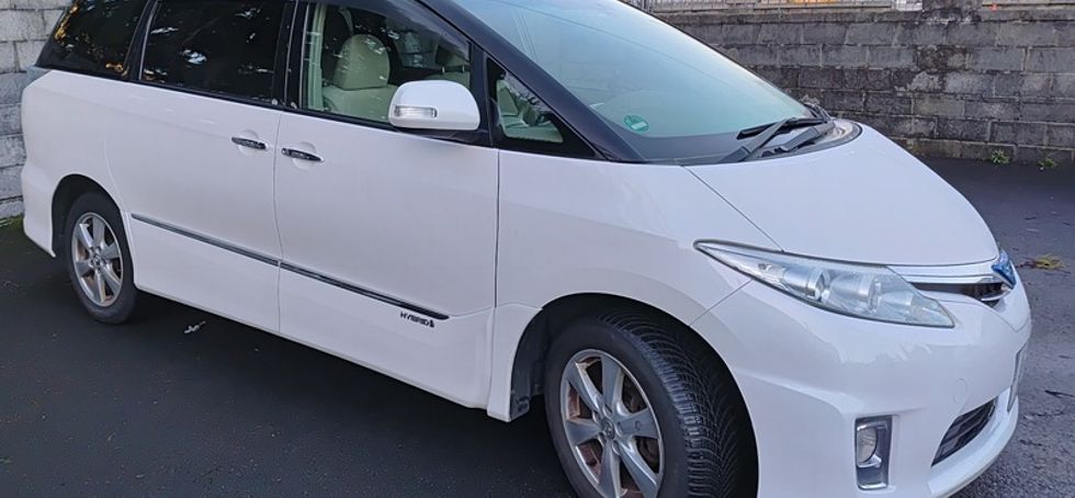 Toyota Estima