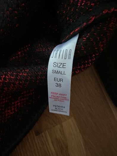 Savida Black Red Lips jumper Size Small