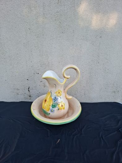 Ceramic orange washing bassin set postage possible
