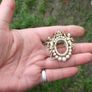 Vintage Brooch 2 Cherubs supporting Crown crystals and pearls - Photo frame Image 3