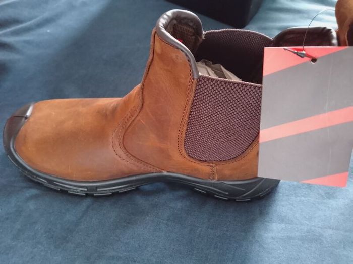 Work boots size 8 brand new
