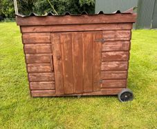 Wooden Hen House / Chicken Coop / Dog Kennel