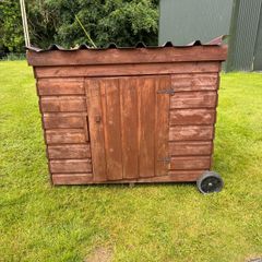 Wooden Hen House / Chicken Coop / Dog Kennel