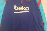 boys Nike sports top