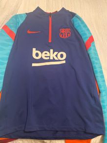 boys Nike sports top